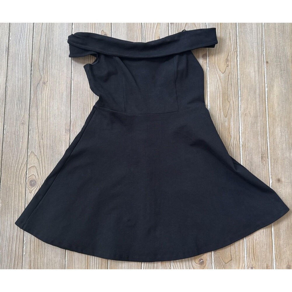 Lulus Season of Fun Black Off-the-Shoulder Skater Mini Dress Women’s Med.